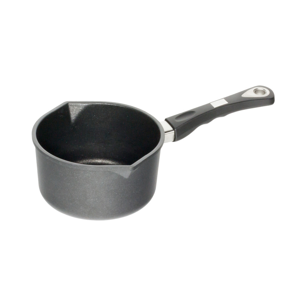 cacerola con mango largo y 2 vertidores d18 h10 cm 2 l amt