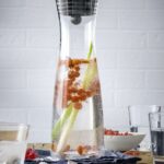 WMF BASIC: Jarra decantadora de agua de 1L con tapa color cobre