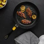 Sarten d28 h7 cm mango removible boton amarillo