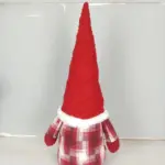 Figura de gnomo femenino de 26 x17 x55 cm en rojo y blanco