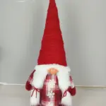 Figura de gnomo femenino de 26 x17 x55 cm en rojo y blanco