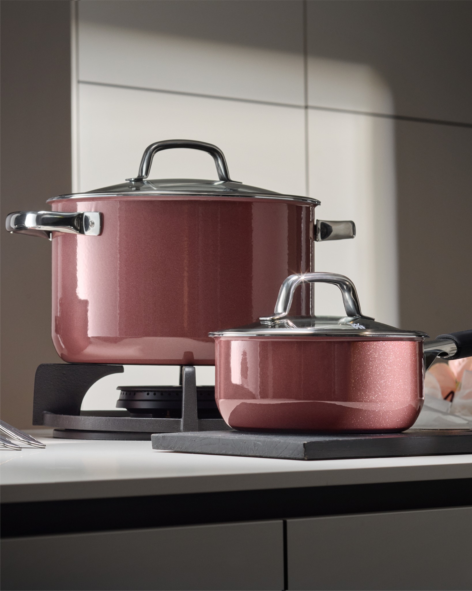 Batería de cocina WMF de acero inoxidable con diseño premium